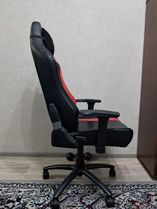 Игровое кресло Sharkoon skiller sgs20