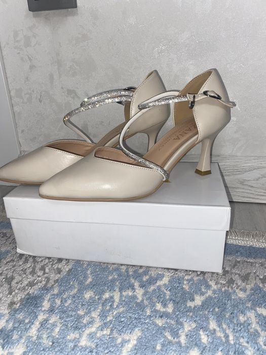 Продам туфли новые