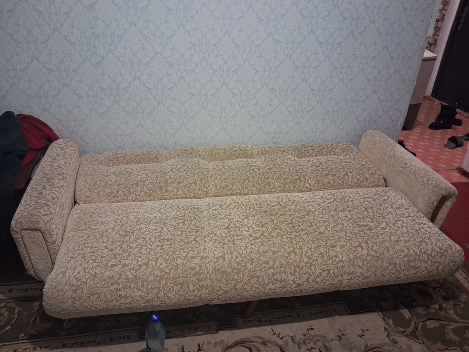 Отдам диван даром