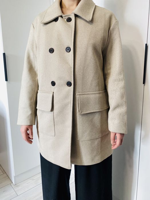 Продам новое бежевое пальто на весну