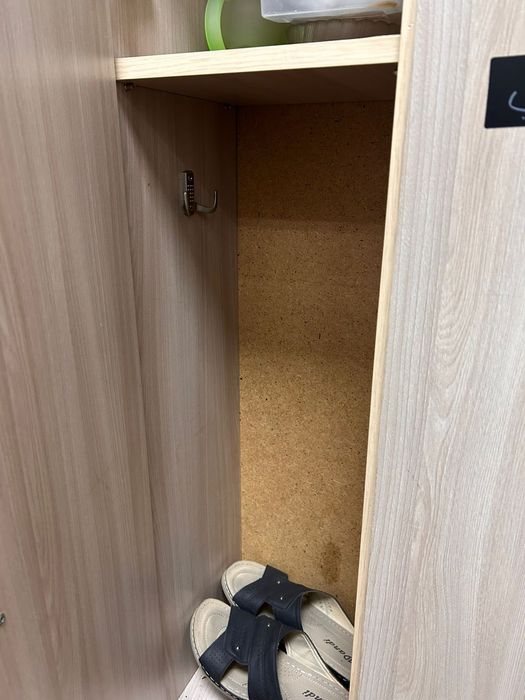 Продается шкафчик для одежды и обуви