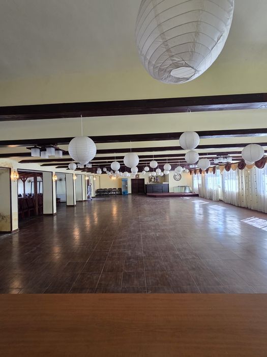 vand/inchiriez spatiu comercial