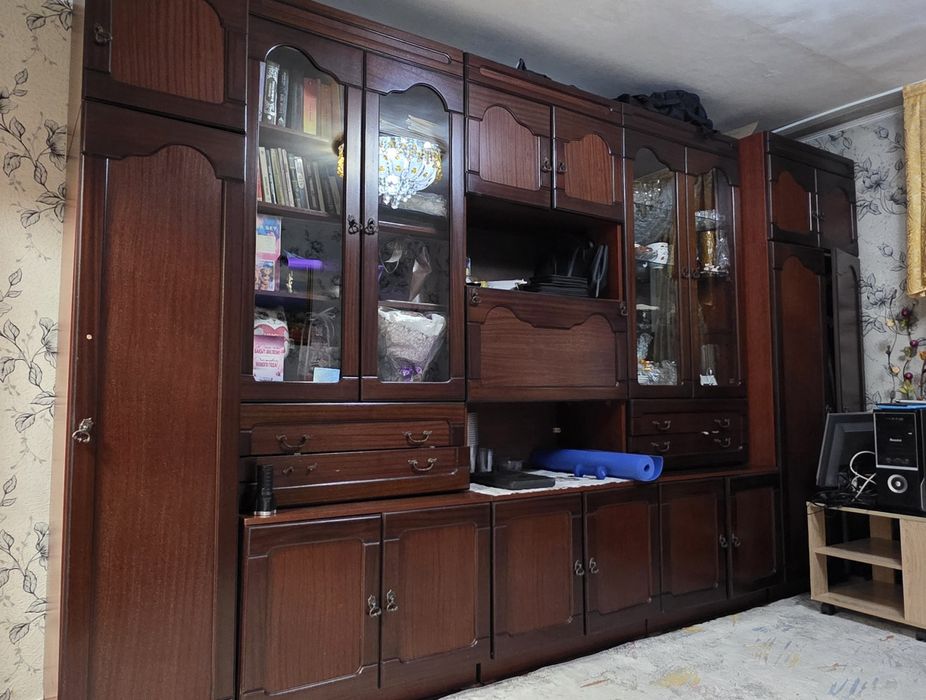 Продам стенку  горку