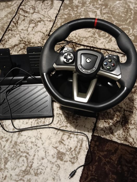 Vând volan gaming Hori