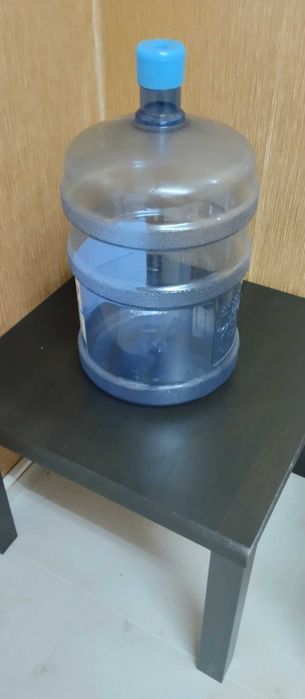 Празни бутилки - галони 19л