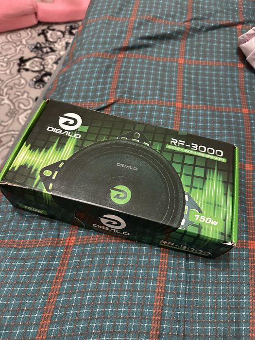 Продаю фронтальные колонки новые