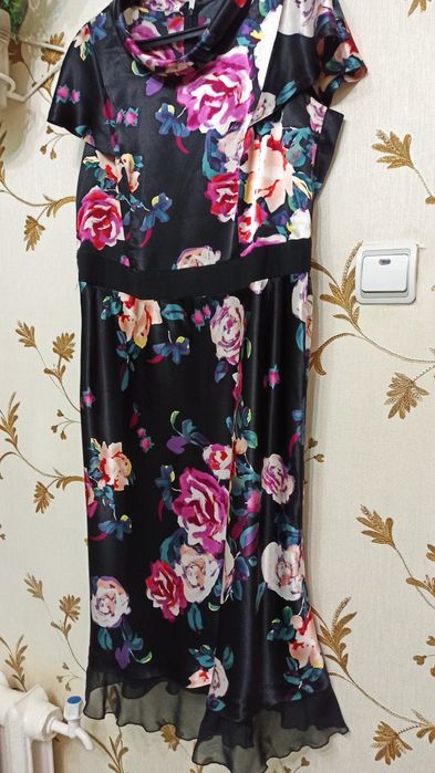 Продам платья женские