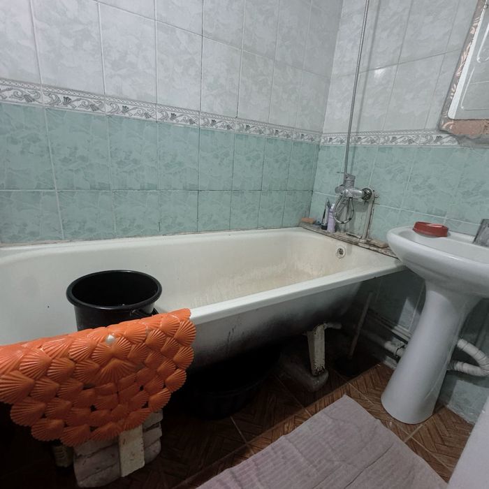 Продаётся 2х комнатная  квартира