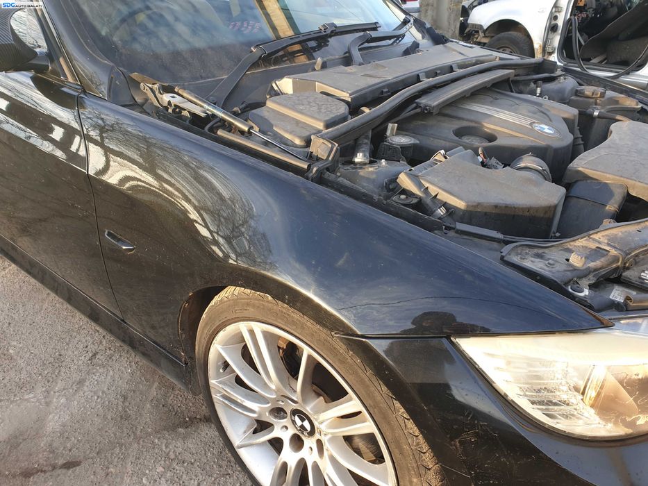 Aripa Dreapta Fata cu Inceput de Rugina BMW Seria 3 E90 E91 2004 - 2011 Culoare 475 Black Sapphire Metallic [K1183]