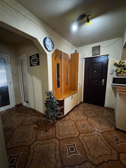 Vând apartament 3 camere, 84mp utili, mobilat/utilat direct de la PROPRIETAR + loc de parcare