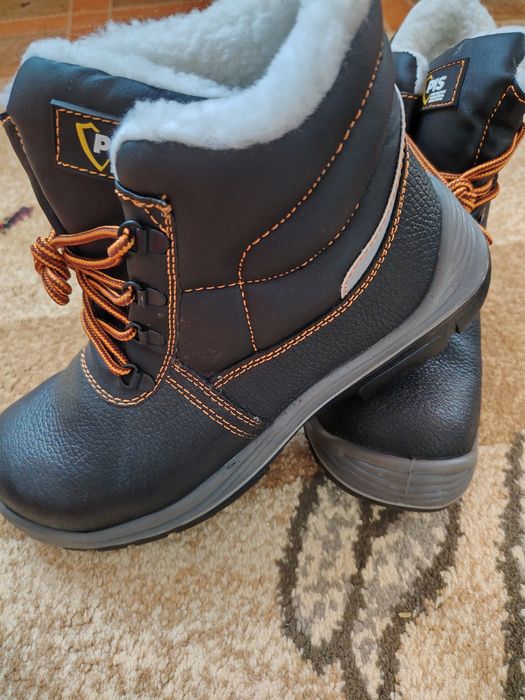 Кыскы етик 7000тг.