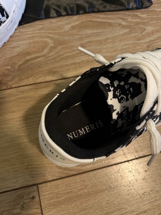 Sneakers Numeris alb/negru – Mărimea 44 – Noi