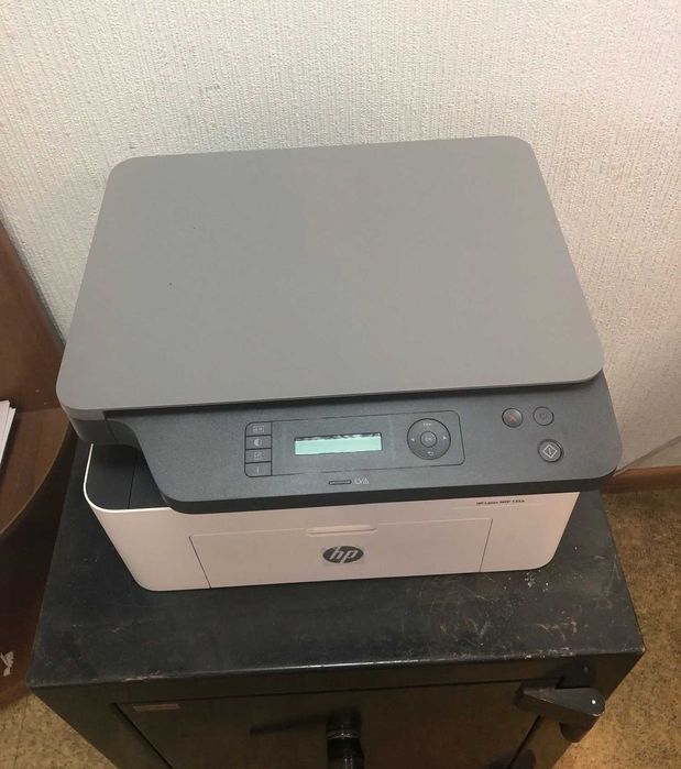МФУ лазерный чернобелый HP 135a принтер. Заправлен.