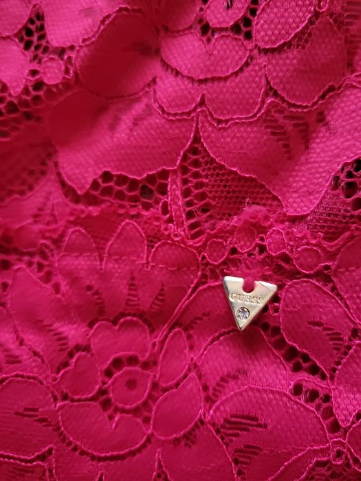 Гес цикламена рокля