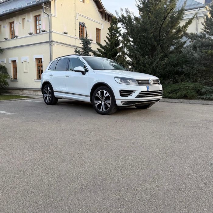 VW Touareg  R-Line 3.0 TDI 262 CP-perne-panoramic-camera 360