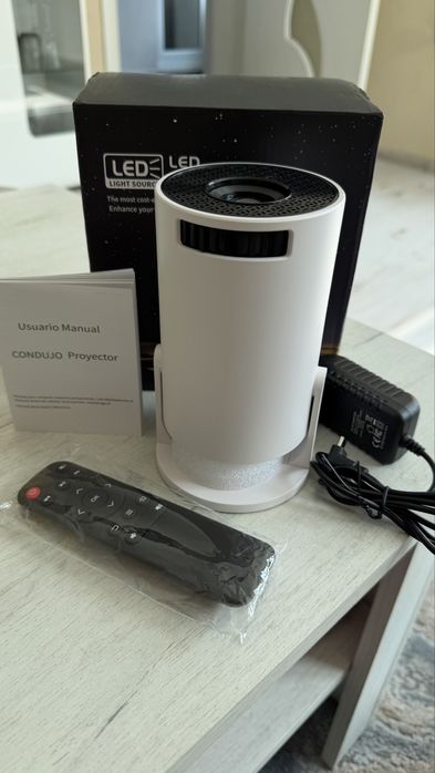 Видео Led проектор нов Led Proector