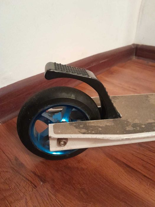 Продам самокат трюковой 7900 б/у