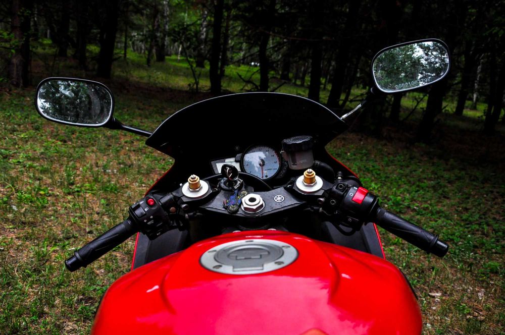 Cпортбайк Yamaha R6