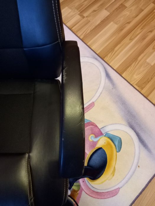 Геймърски въртящ се стол