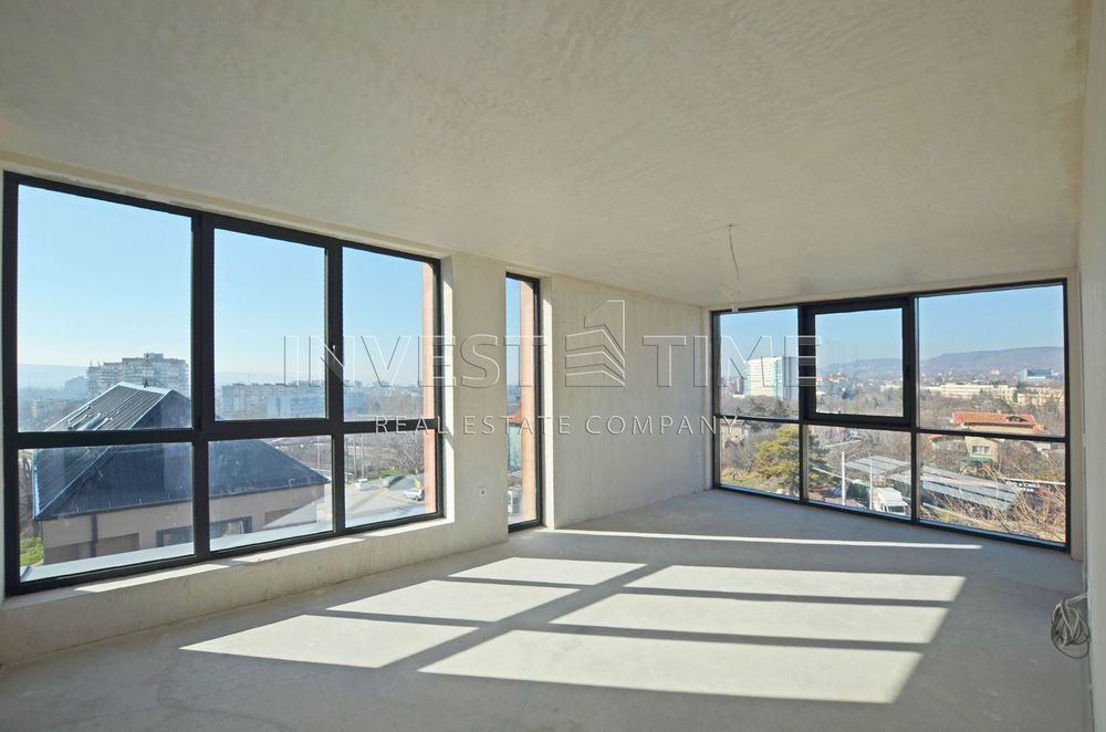 Просторен тристаен апартамент в нова сграда с Акт 16