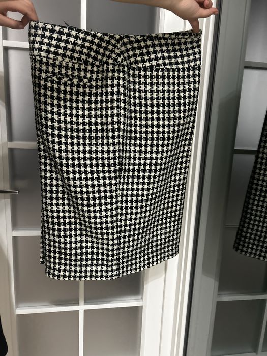 Fustă alb-negru tip tweed (model houndstooth)