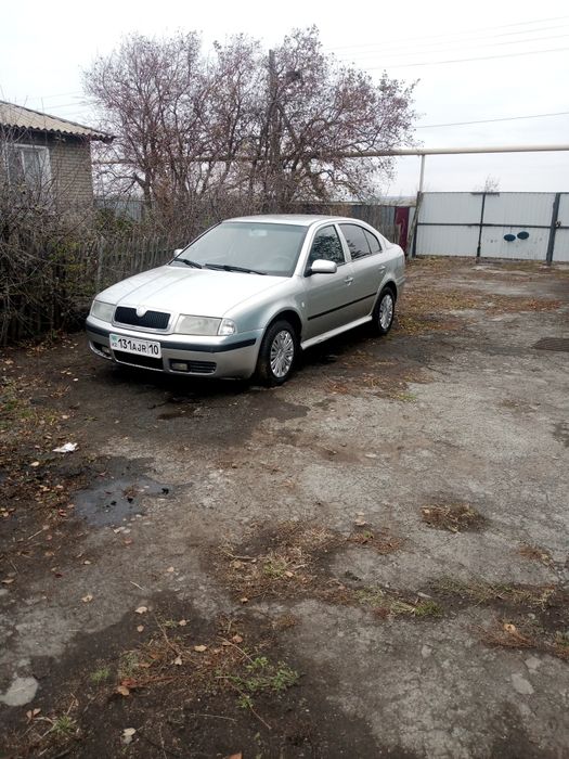 Продам  срочно машину