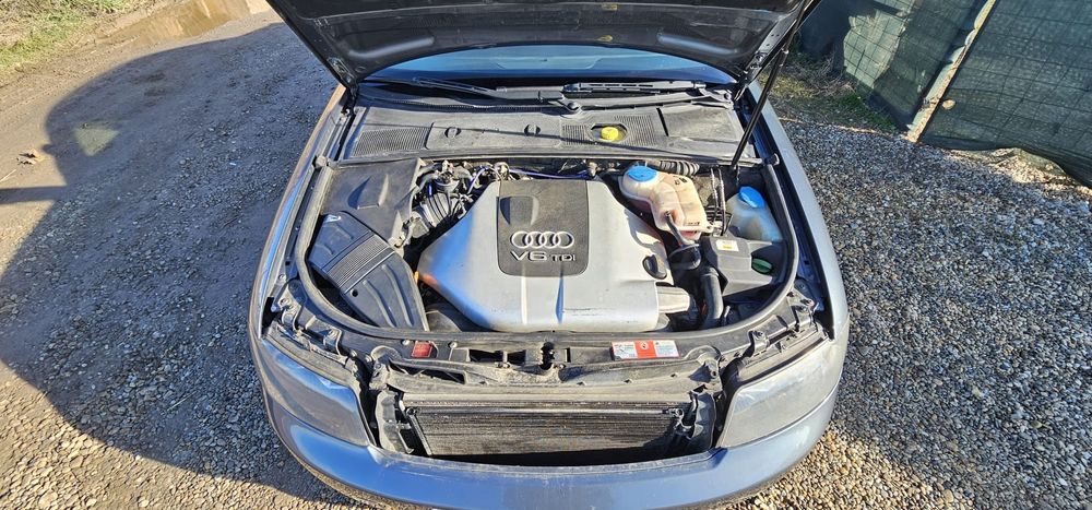 Dezmembrez/Dezmembrari Audi A4 B6 S-line 2.5 V6 TDI Quattro