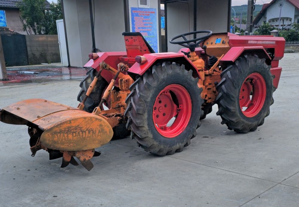 Vând tractoraș articulat 4x4 Valpadana 26cp  in două pistoane, cu freză