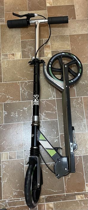 Trotineta pentru adolescenți sau copii