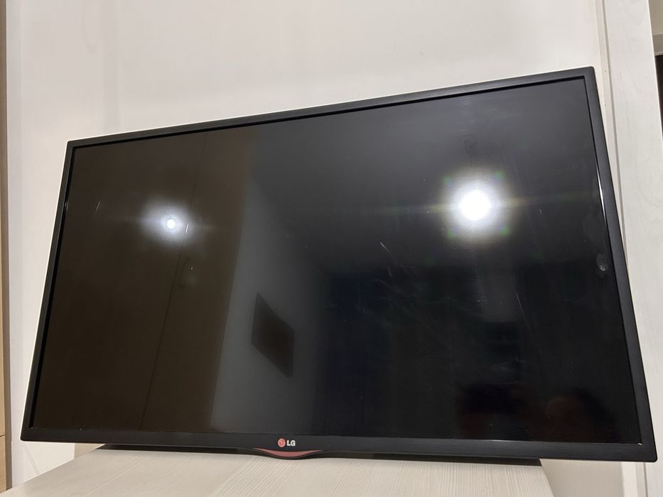 Продается телевизор LG LED 42 дюйма (107 см)