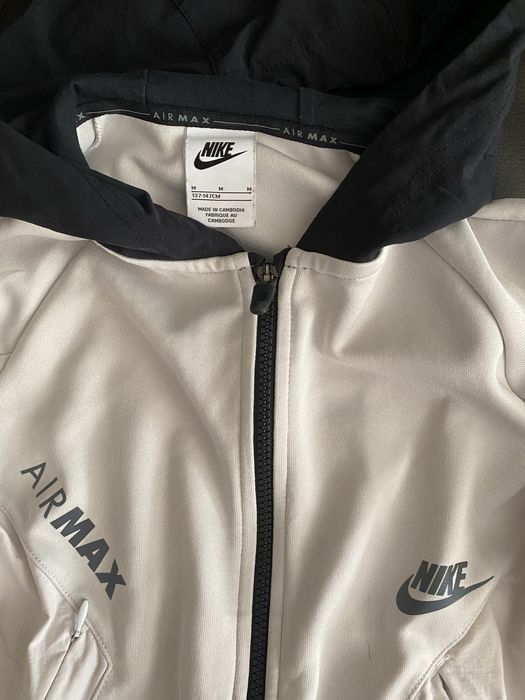 Суитшърт Nike , анцузи и дънки 134-140