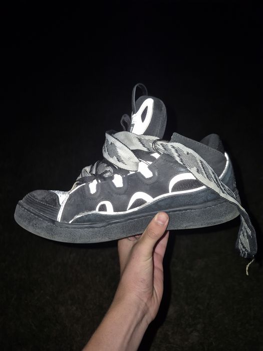 Vind lanvan purtatul de niki