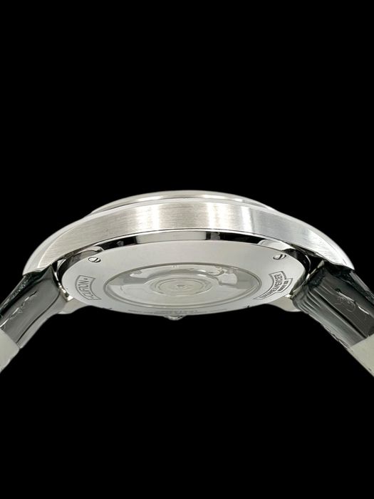 Baume & Mercier Clifton Automatic GMT – Anthracite Sunray Dial мъжки часовник