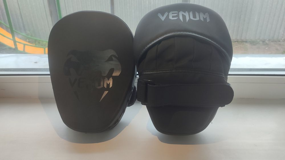 Боксерские лапы venum