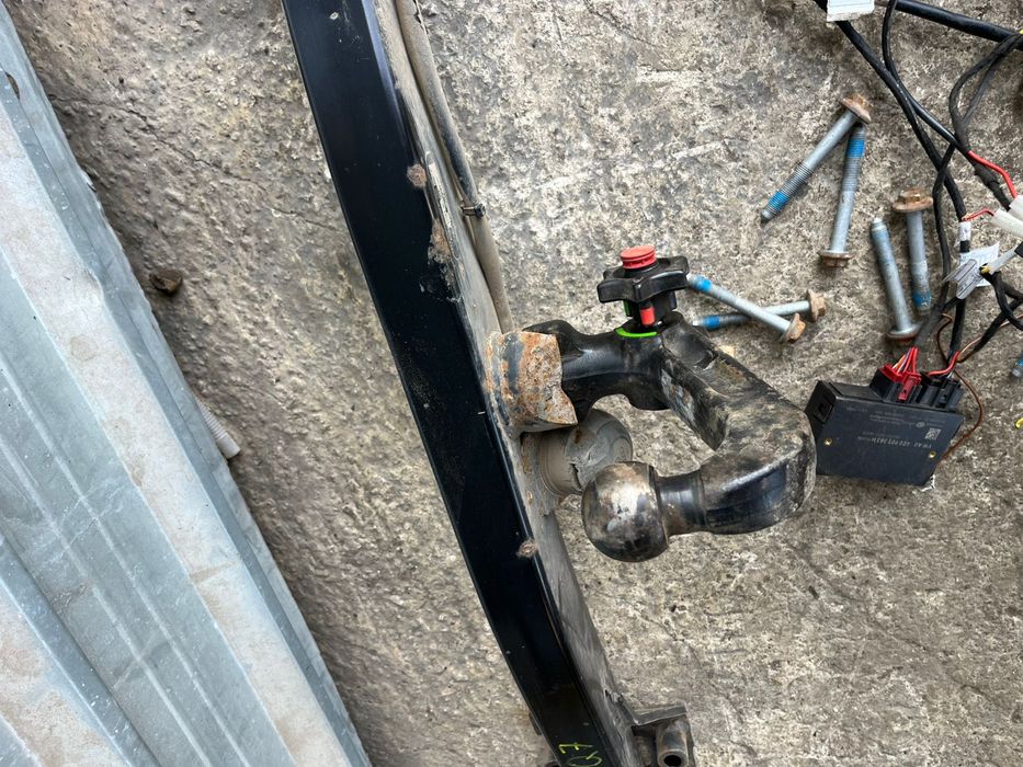 Теглич Багажник Кука за ремарке  Ауди AUDI Q7 4L 4L0092155A