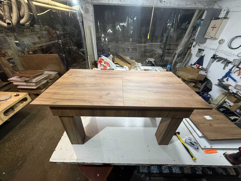 Холна разтегателна маса