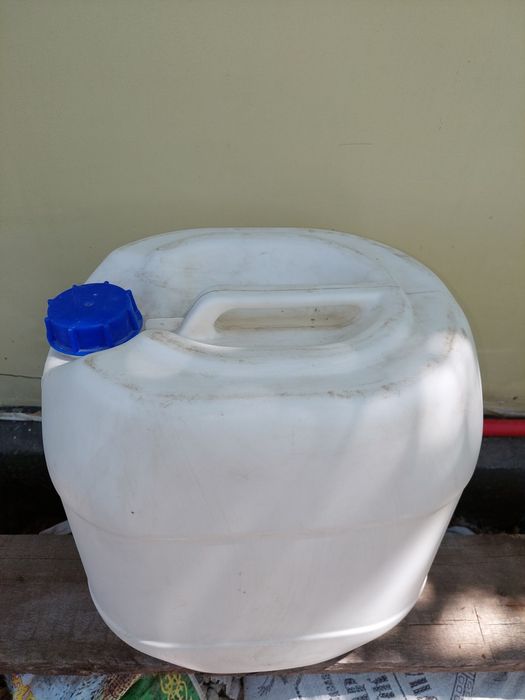 Продам канистры.