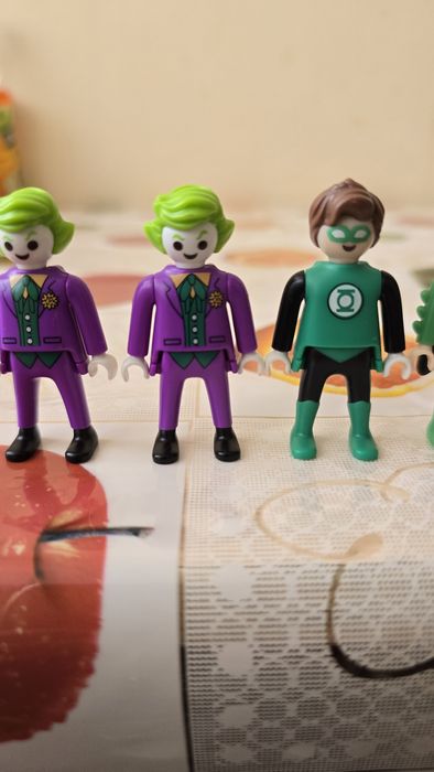 Киндер игрушки 11 штук.