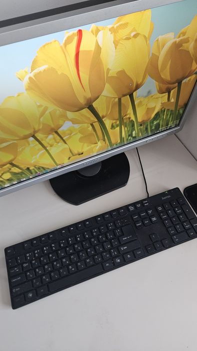 Настолен PC i5 16GB RAM 64-bit + UPS