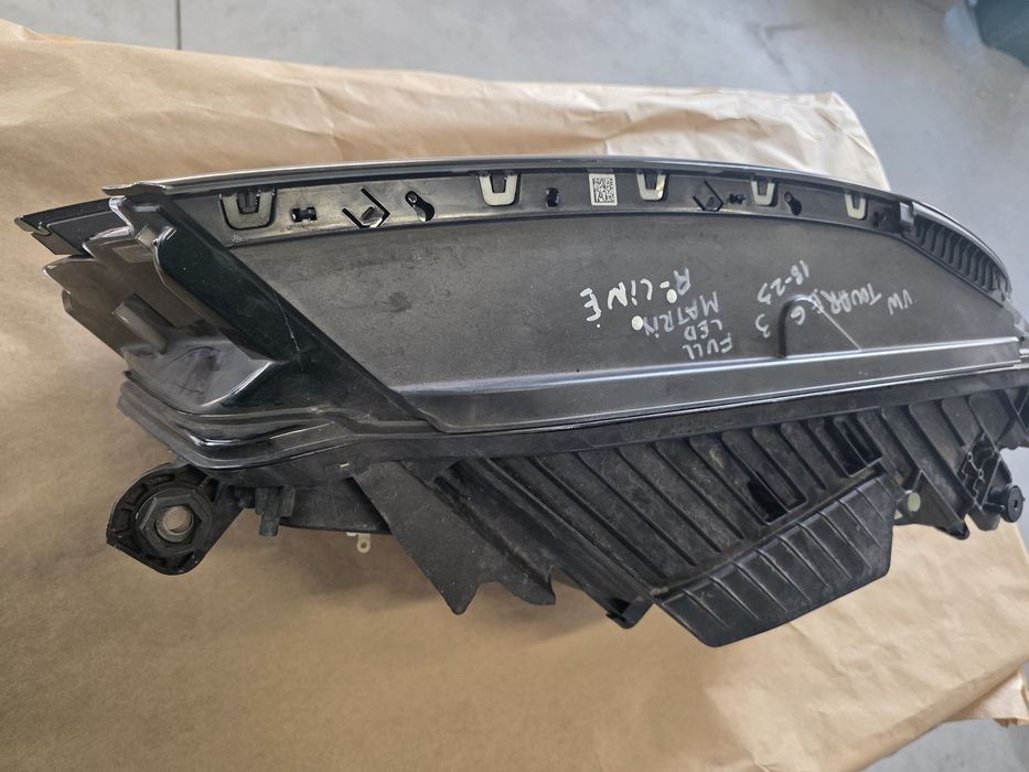 VW Touareg 3 18-23 Full Led Matrix R Line десен фар