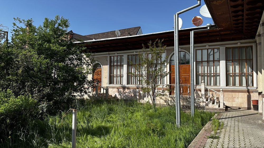 11,8 sotix hovli sotiladi Mirzo Ulug’bek tumani Sho’rtepa 650000$