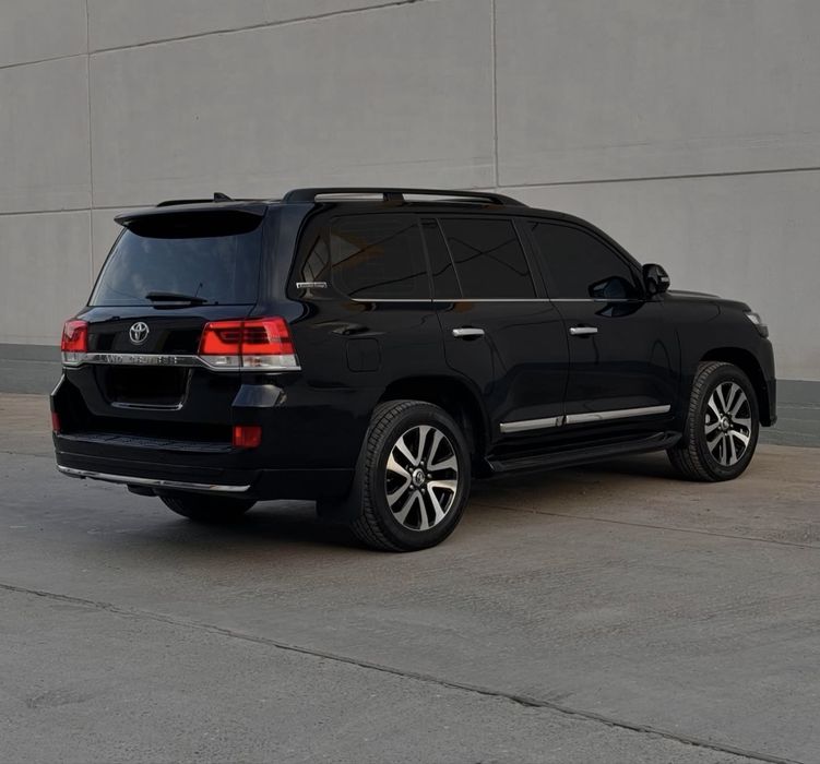 Toyota Land Cruiser 200