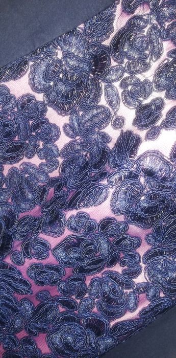 Няколко дамски тоалета-размер М- официална рокля в лилаво с дантела