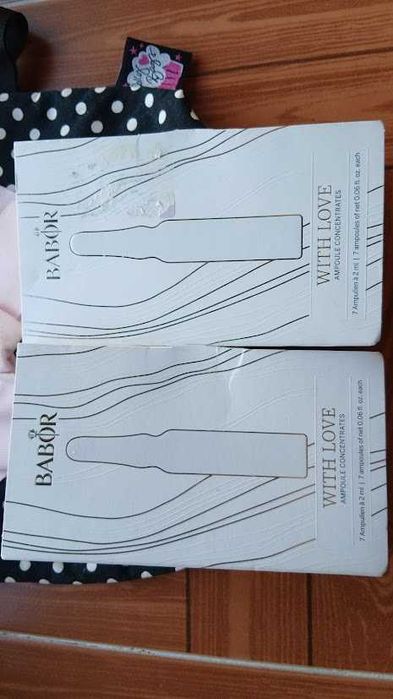 Fiole Babor si geanta cosmetica