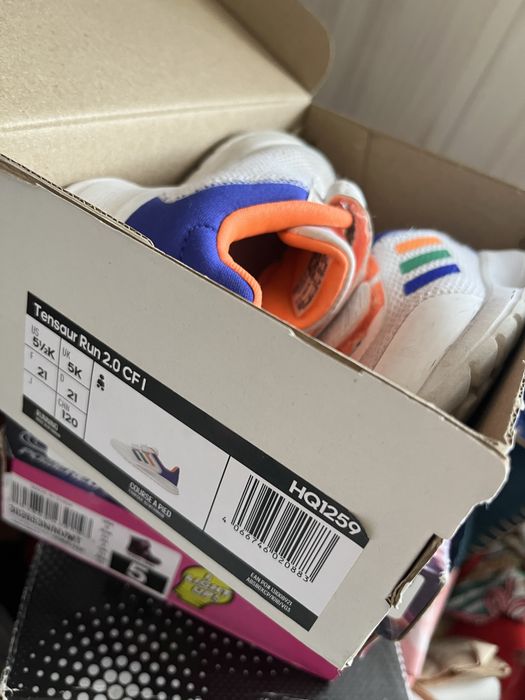 Два чифта обувки adidas