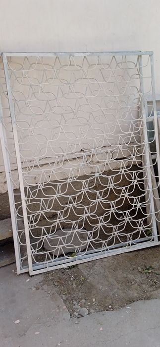 3 ta temir panjara va 4 ta rom kesakisi yoq