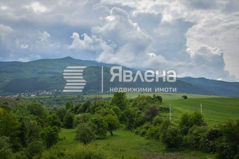 Продава се Къща в с. Драгичево, Област Перник - 320 кв.м за 1594 €/кв.м - Снимка #11