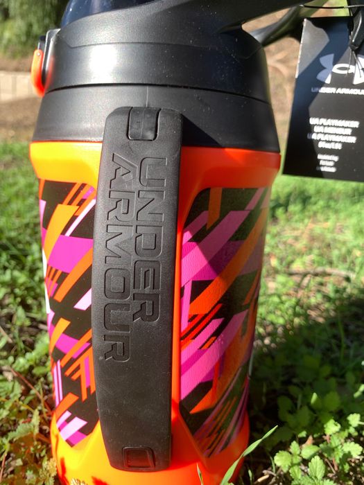 Under Armour • USA • 2Liter