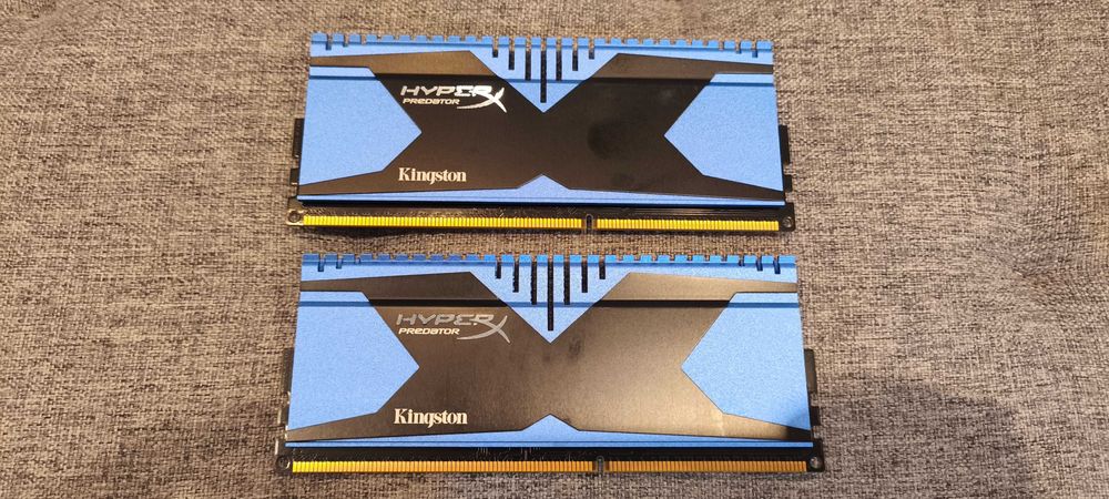 Memorie RAM DDR3 HyperX Predator 8GB 2 x 4GB 2666Mhz HX326C11T2K2/8