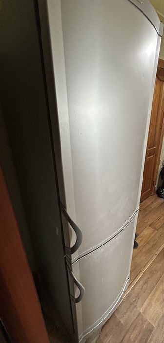 Продам холодильник